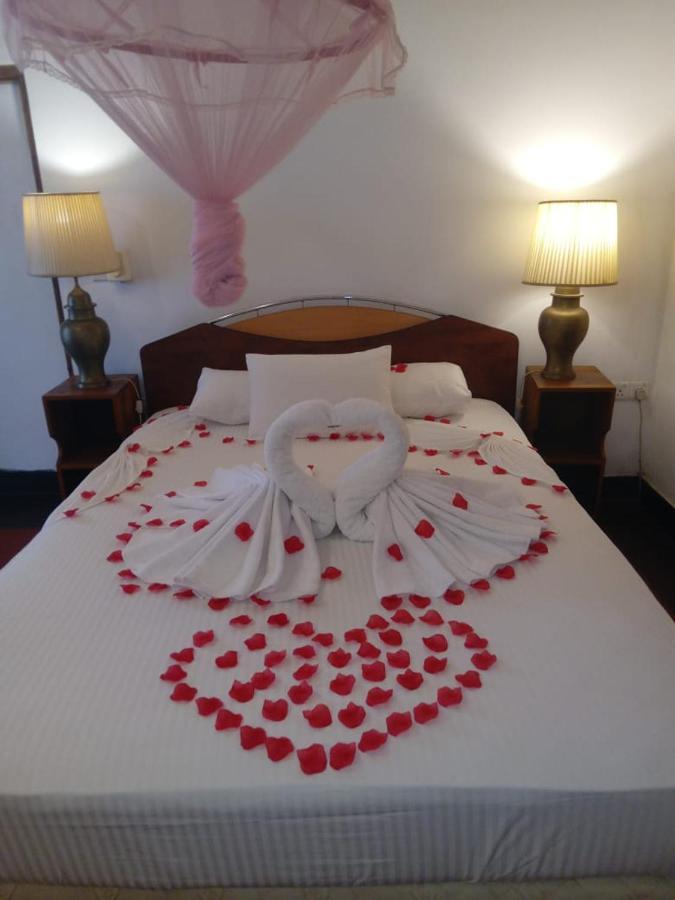 Hotel Shalini Anuradhapura Εξωτερικό φωτογραφία